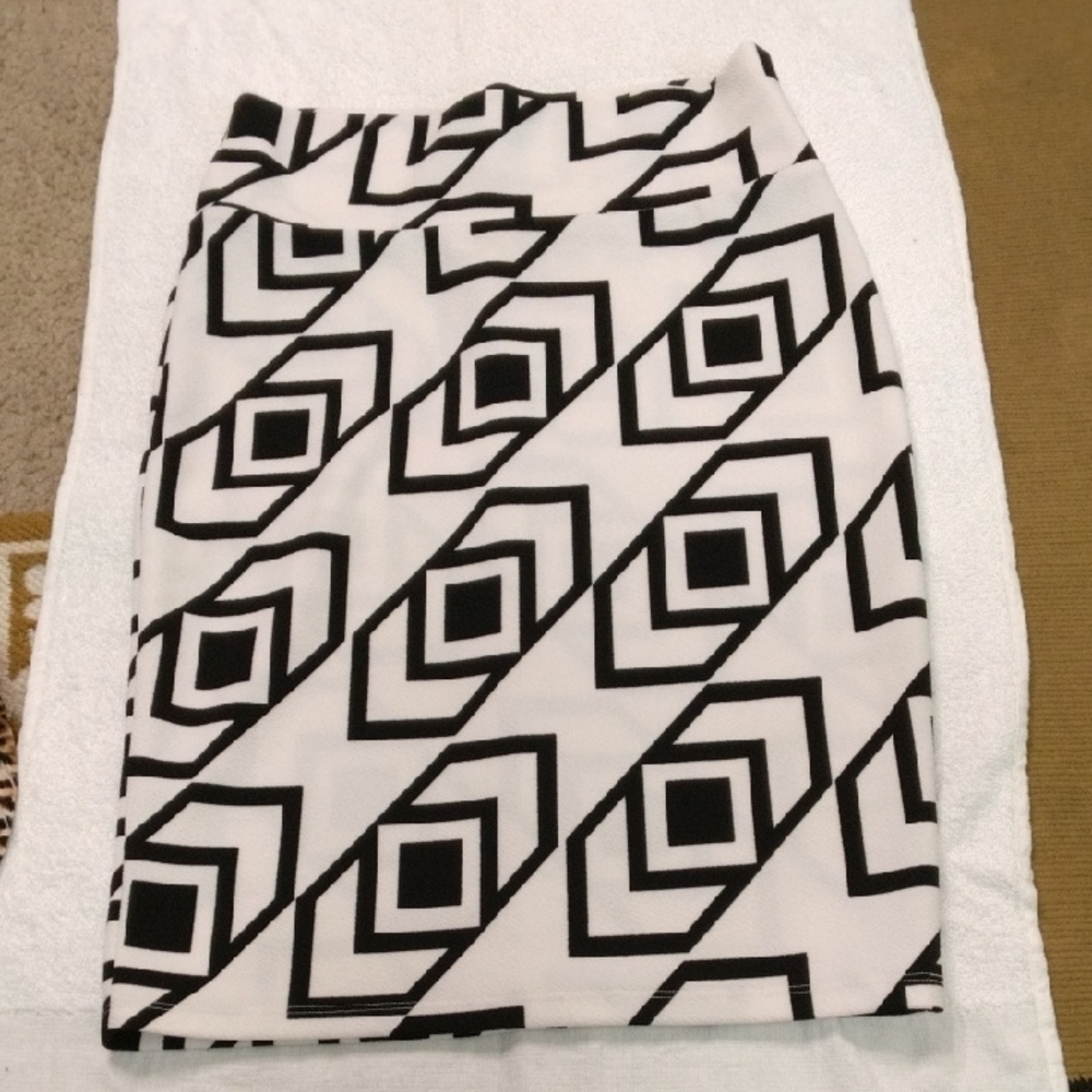 Geometric Black and White Skirt